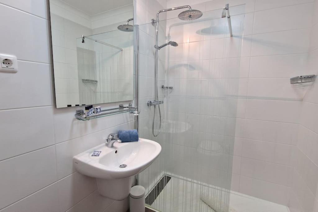 Jasmine Apartment Next To Meia Praia Beach 라고스 외부 사진